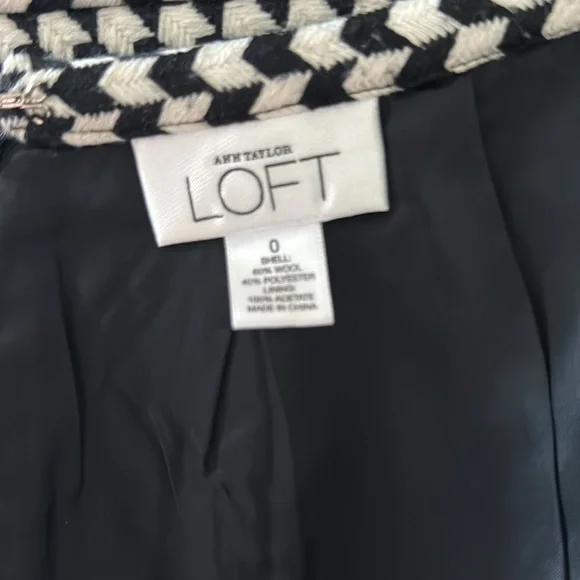 Ann Taylor Loft Skirt size 0 - Picture 5 of 5